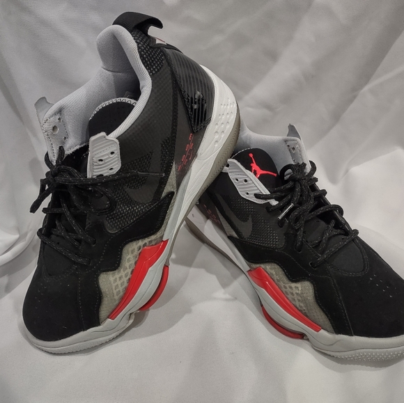 jordan zoom 92 black cement